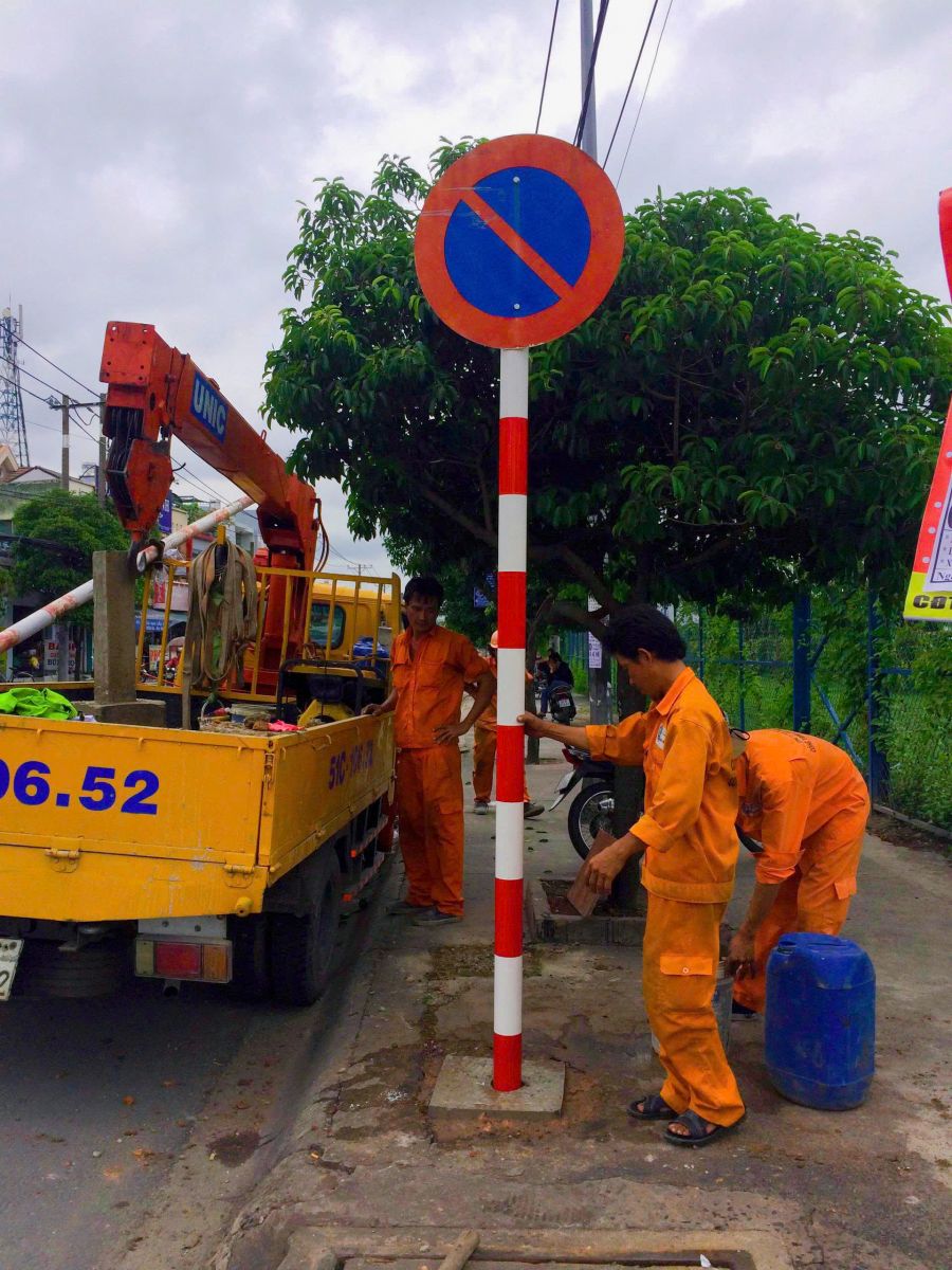 Cột biển báo FRP Composite 